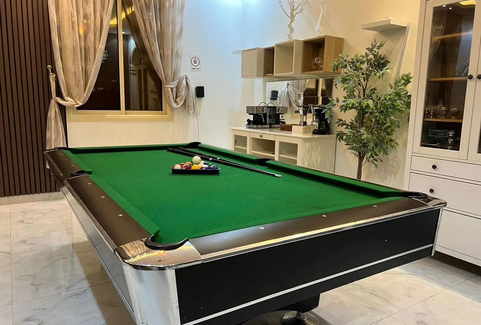 شقة شقه فاخرة بالنرجس بالقرب من المطار الرياض المملكة العربية السعودية